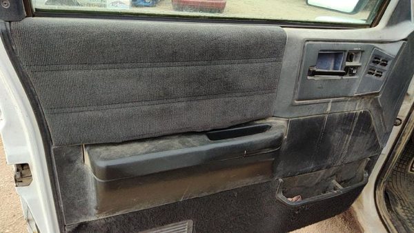 1993 Chevy S10 Blazer Driver Left Front Door Trim Panel With Master Switch Black — photo 2