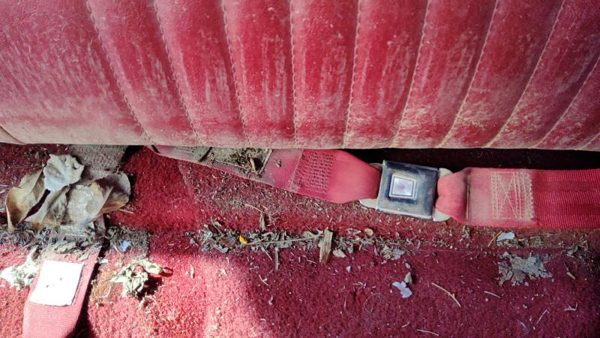 1988 Ford F150 Front Seat Belt Red Left Rear Buckle — photo 1