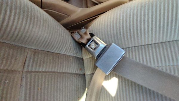 1984-1987 Ford Tempo Driver Left Front Seat Belt Buckle Receiver Oem Tan — photo 4