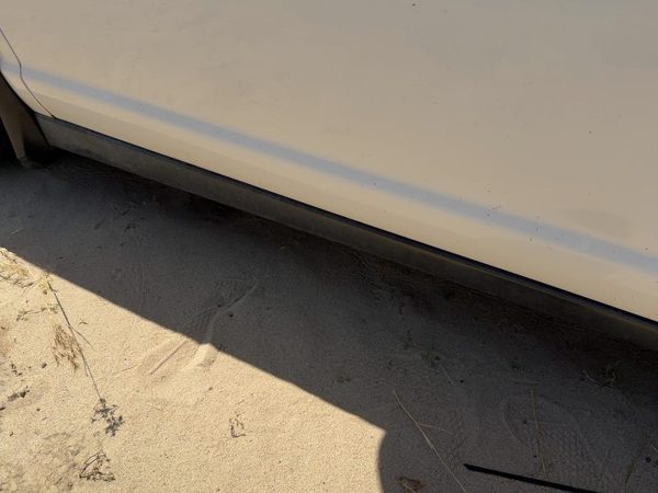 00-07 Monte Carlo Driver Left Lower Rocker Panel Moulding — photo 7