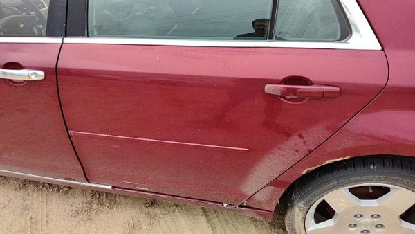 2009 Chevrolet Malibu Rear Door LH Red 80U — photo 2