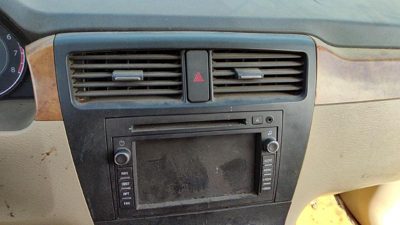 07-08 Grand Vitara Xl-7 Trim Bezel Around Radio Surround Dash Panel Oem Tan