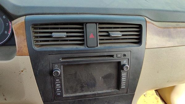 07-08 Grand Vitara Xl-7 Trim Bezel Around Radio Surround Dash Panel Oem Tan — photo 1
