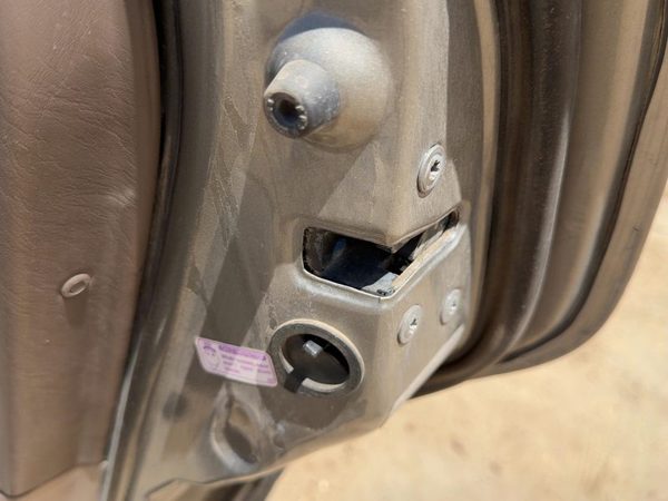 1997-2001 Toyota Camry Passenger Right Rear Door Latch With Rods/Cables Oem Back — photo 3