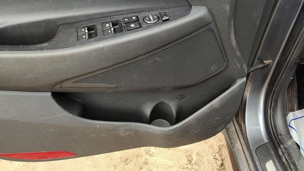 16-18 Hyundai Tucson Driver Left Front Inside Door Trim Panel Only Oem Black Try — photo 7