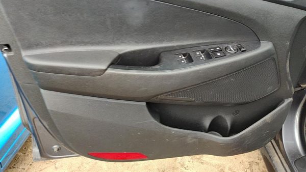 16-18 Hyundai Tucson Driver Left Front Inside Door Trim Panel Only Oem Black Try — photo 8