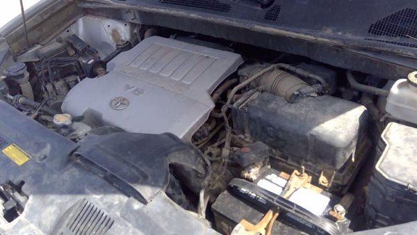 2012 Toyota Highlander — vehicle photo 2