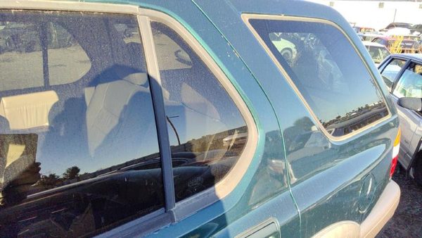 1998-2002 Honda Passport Driver Left Rear Vent Window Back Door Glass With Frame — photo 2