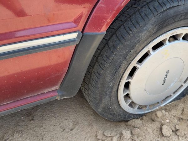 1985-1988 Nissan Maxima Driver Left Rear Moulding On Quarter Panel Oem — photo 4