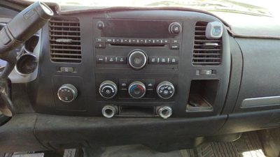 2007-2008 Chevy Silverado 2500 Trim Bezel Around Radio Surround Dash Panel Oem