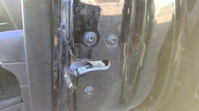 2002-2009 Ford Expedition Passenger Right Rear Door Latch With Rods/Cables Back