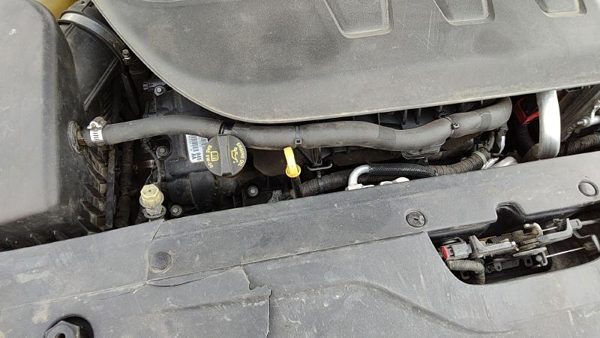 2015 Chrysler 200 Valve Cover 3.6L — photo 1