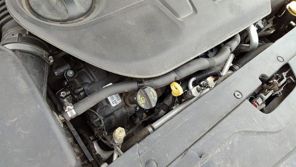 2015 Chrysler 200 Valve Cover 3.6L — photo 6