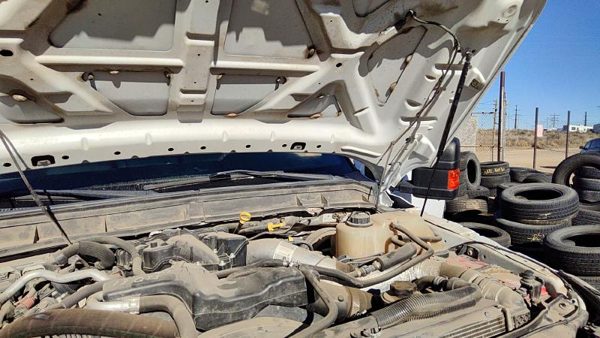 2015 Ford F250 Hood Hinge RH — photo 4