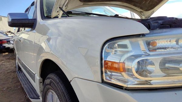 2007-2017 Lincoln Navigator Passenger Right Front Fender Oem Pv White Chocolate — photo 9