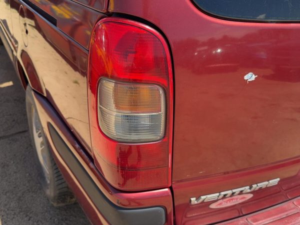 1997-2005 Chevy Venture Driver Left Tail Light Brake Lamp Oem Rear 10353279 — photo 1