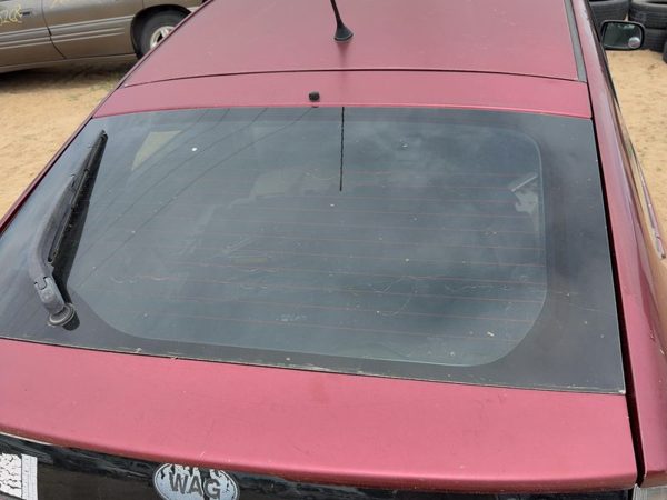 2004-2009 Toyota Prius Upper Back Glass Rear Window Oem Upper Wiper 6810547051 — photo 1