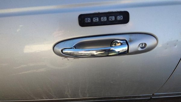 2003-2011 Lincoln Town Car Driver Left Front Outside Door Handle Oem Silver — photo 3