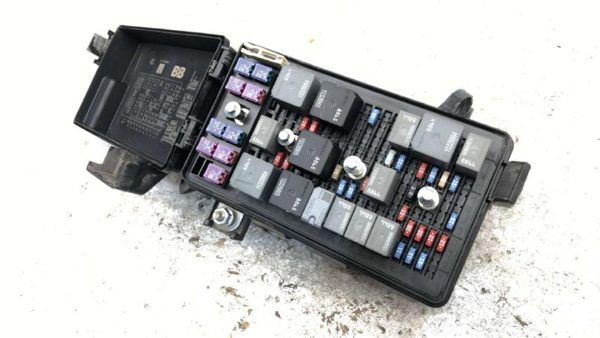 2006-2009 Buick Lacrosse Engine Fuse Box Power Distribution Panel Oem 25790580 — photo 9