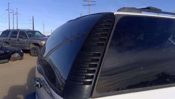 00-06 Chevy Suburban Passenger Right Rear Moulding On Quarter Panel Oem — photo 6