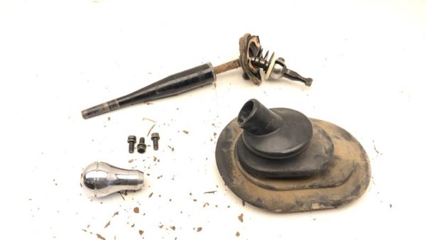 1986-1987 Isuzu Pup Pickup Floor Shifter Lever Assembly Oem 5 Speed Mt — photo 1