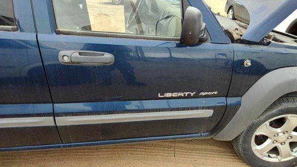 2002 Jeep Liberty Front Door RH Blue PB7 — photo 3