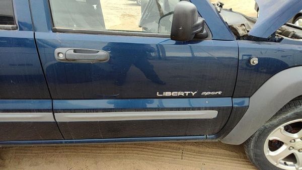 2002 Jeep Liberty Front Door RH Blue PB7 — photo 2