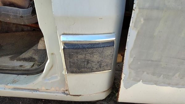 1981-1993 Dodge D350 Driver Left Rear Lower Moulding On Cab Corner Oem — photo 1
