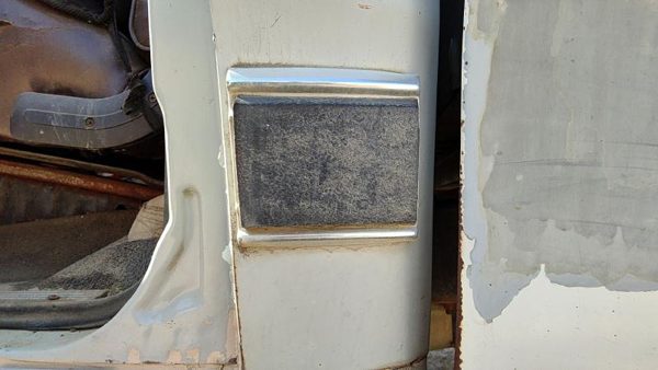 1981-1993 Dodge D350 Driver Left Rear Lower Moulding On Cab Corner Oem — photo 4