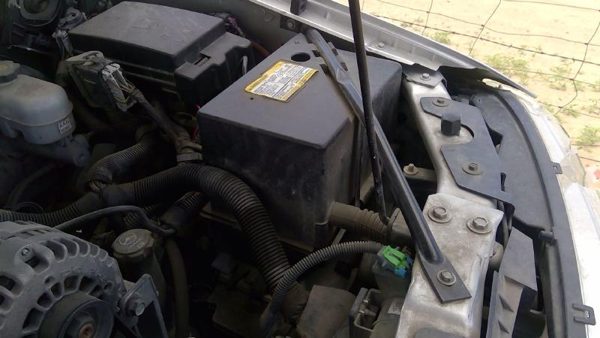 2004-2007 Buick Rainier Complete Battery Box Mount Tray With Hold Down Oem 5.3L — photo 4