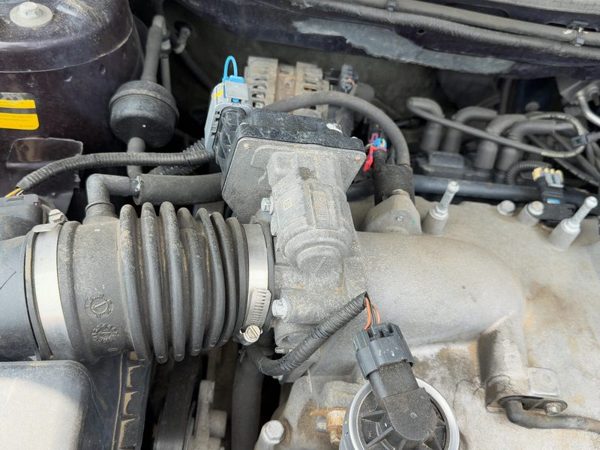2005-2006 Chevy Equinox Throttle Body Valve Oem With Sensors 3.4L 12589308 — photo 3