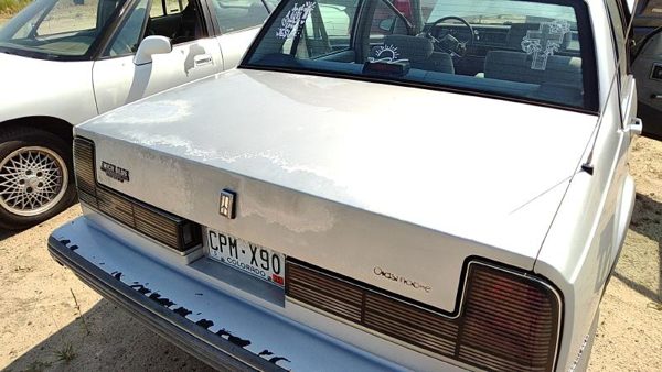 1990 Oldsmobile Delta 88 Trunk/decklid/hatch/tailgate Gray — photo 1