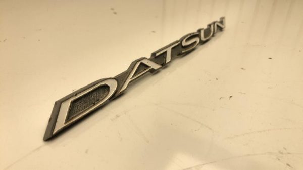 1971 Datsun 240Z Passenger Right Fender Emblem Oem Badge — photo 2