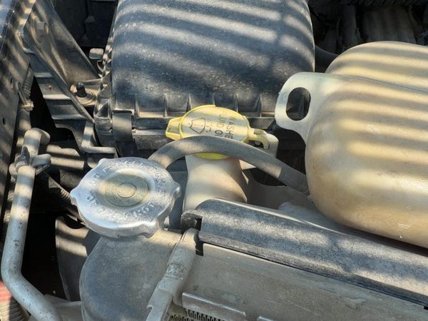 00-02 Dodge Ram 1500 Windshield Washer Fluid Reservoir With Pump Oem Wiper Tank — photo 1