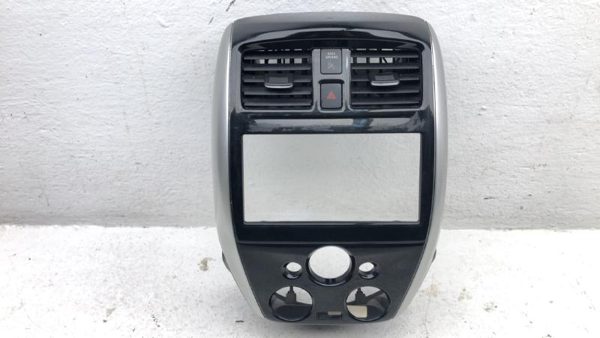 2014-2016 Nissan Versa Note Trim Bezel Around Radio Surround Dash Panel Oem — photo 1
