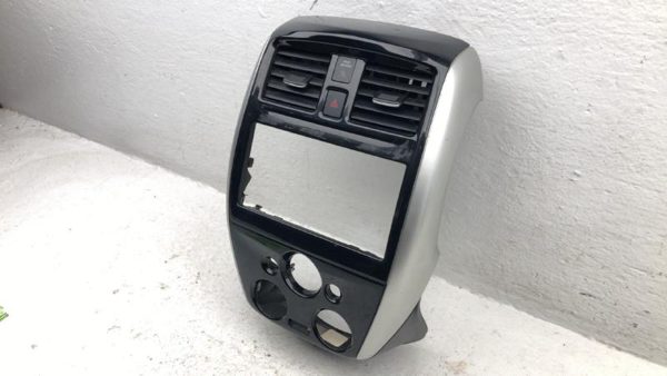 2014-2016 Nissan Versa Note Trim Bezel Around Radio Surround Dash Panel Oem — photo 4