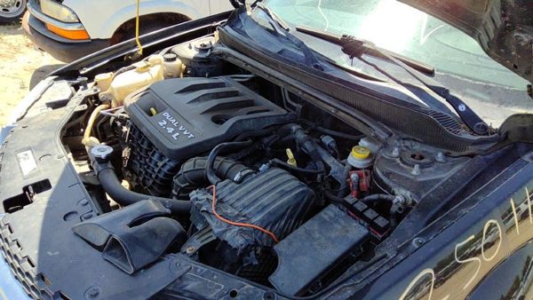 2014 Dodge Avenger — vehicle photo 4