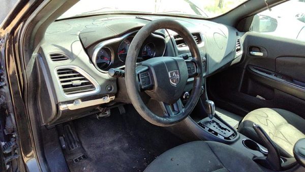 2014 Dodge Avenger — vehicle photo 5