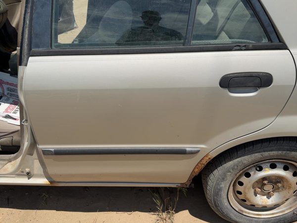 2000 Mazda Protege Rear Door LH Champagne Silver 4F — photo 4