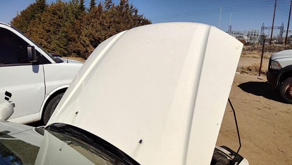 2000 Subaru Legacy Hood White 8Y3 — photo 4