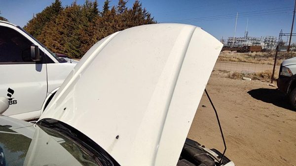 2000 Subaru Legacy Hood White 8Y3 — photo 3