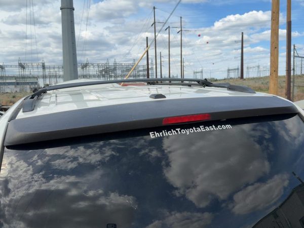 2008-2010 Chrysler Town & Country Rear Spoiler Back Wing Oem White Pw1 — photo 2