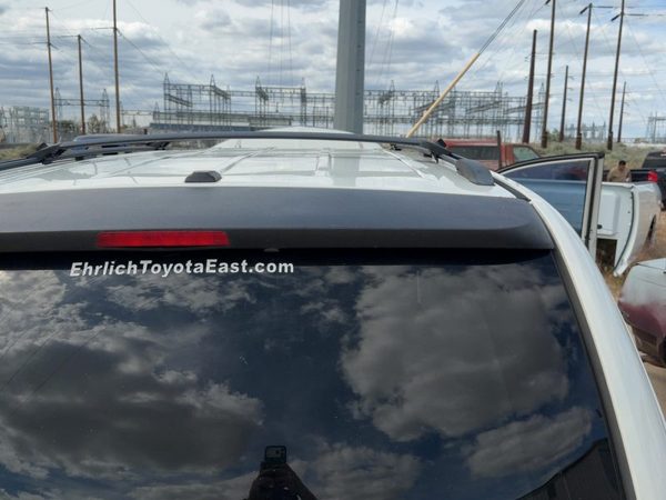 2008-2010 Chrysler Town & Country Rear Spoiler Back Wing Oem White Pw1 — photo 4