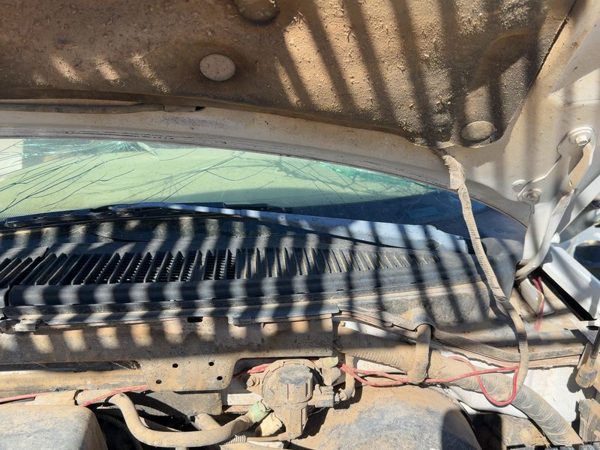 1998 Lincoln Navigator Wiper Arm — photo 2