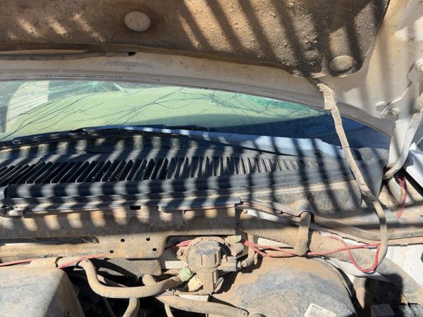 1998 Lincoln Navigator Wiper Arm — photo 1