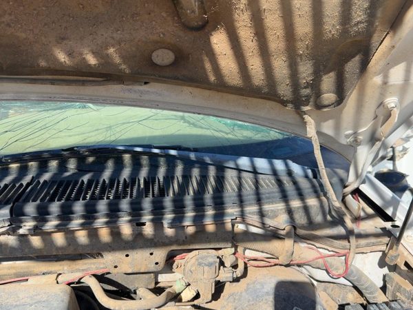 1998 Lincoln Navigator Wiper Arm — photo 4