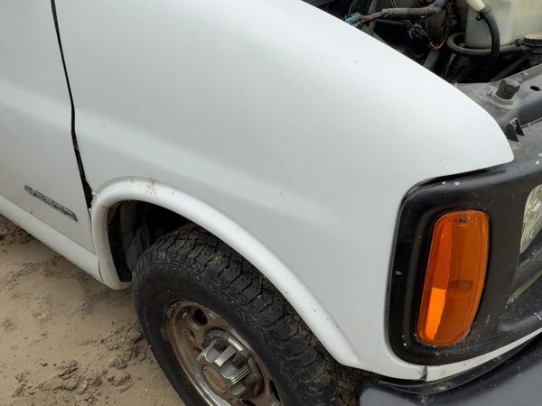 1996-2002 Chevy Express Van 2500 Passenger Right Front Fender Oem White 12549269 — photo 2