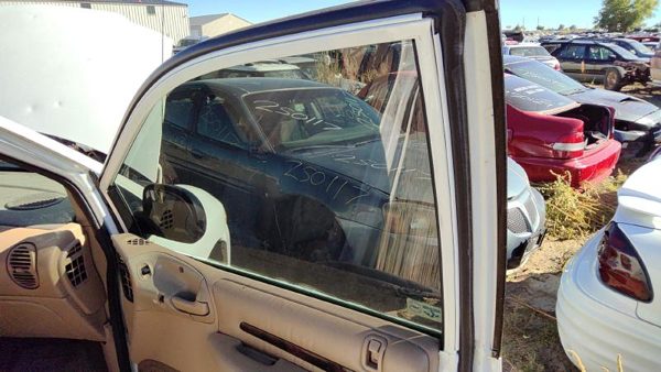 1996-00 Town & Country Passenger Right Front Side Window Door Glass Oem 04717238 — photo 3