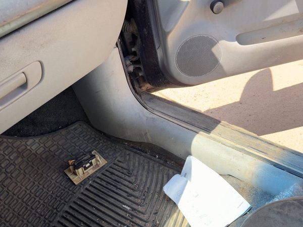 2005-2010 Chevy Cobalt Passenger Right Lower Kick Trim Panel Oem Gray 14B — photo 1