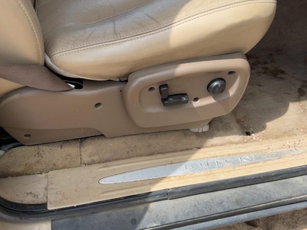 04-07 Rainier Passenger Right Side Power Seat Switch With Trim Panel Oem Tan 332 — photo 4